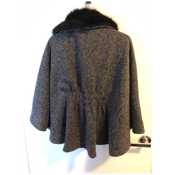 Faux fur cape - Picture 3 of 3